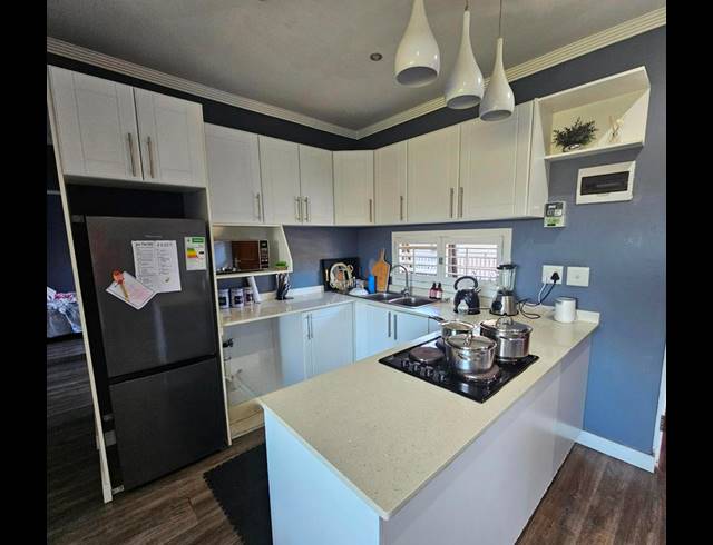 3 BEDROOM APARTMENT FOR SALE IN VERULAM CENTRAL